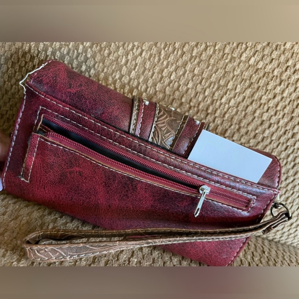 Western style burgundy wallet - has scalloped design & bling buckle detail - Picture 3 of 8